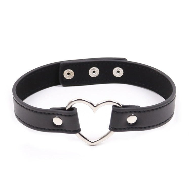Leather Collar With Metal Heart Collars and Leads