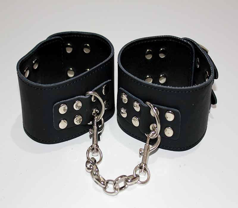 Lilylush Leather Wrist/Ankle Restraints Studs Cuffs and Restraints