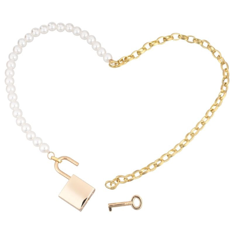 Elegant Pearl Day Collar - A Touch of Luxury in Everyday Wear Collars and Leads