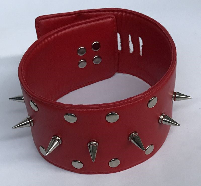 Bondage Classic Short Spike Collar Metal Vibrators