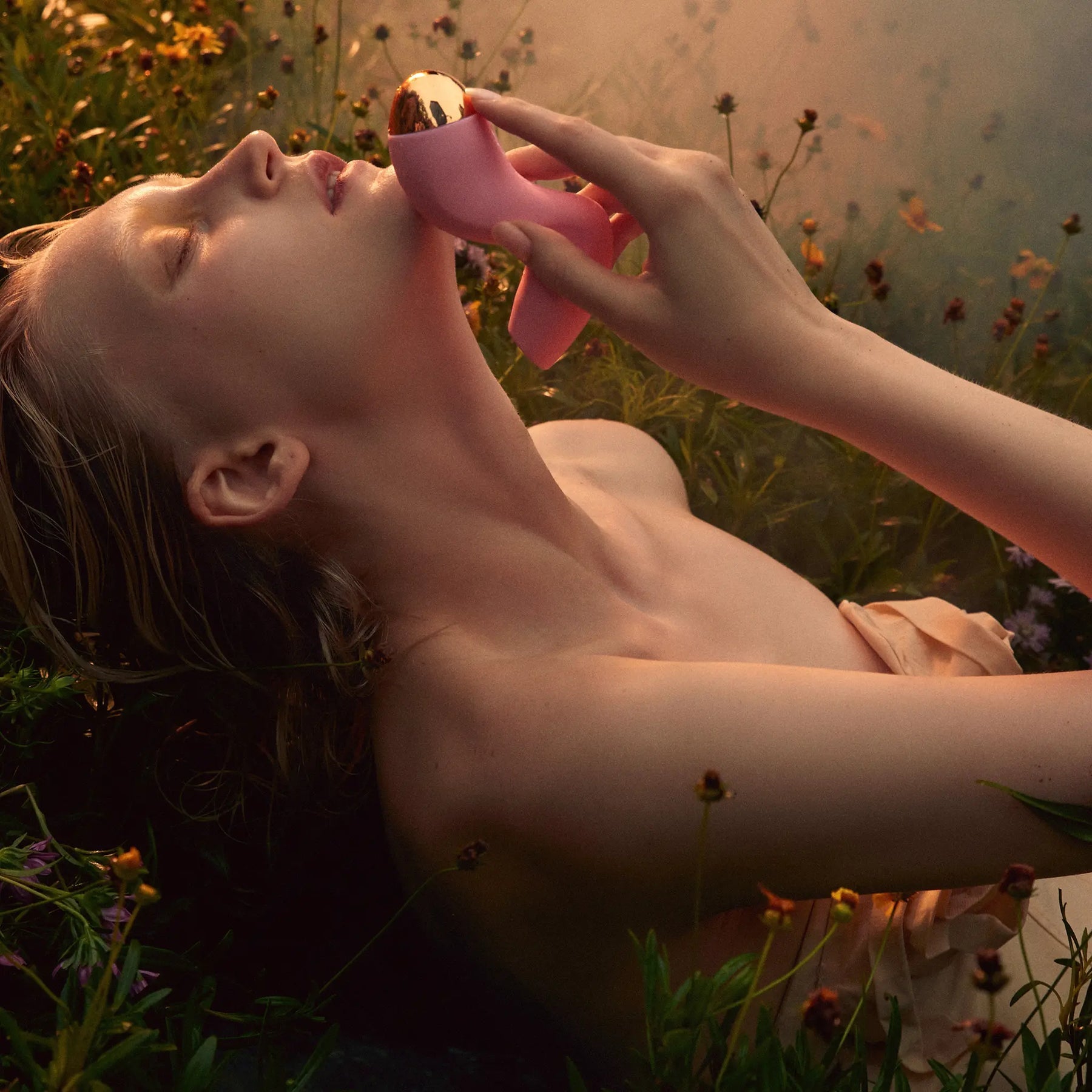 Svakom Pulse Pure Water Resistant Clitoral Vibrator Clit Ticklers and Pulsators