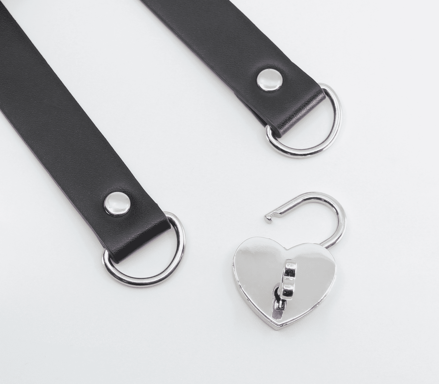 Love In Leather Heart Padlock Faux Leather Choker Collars and Leads