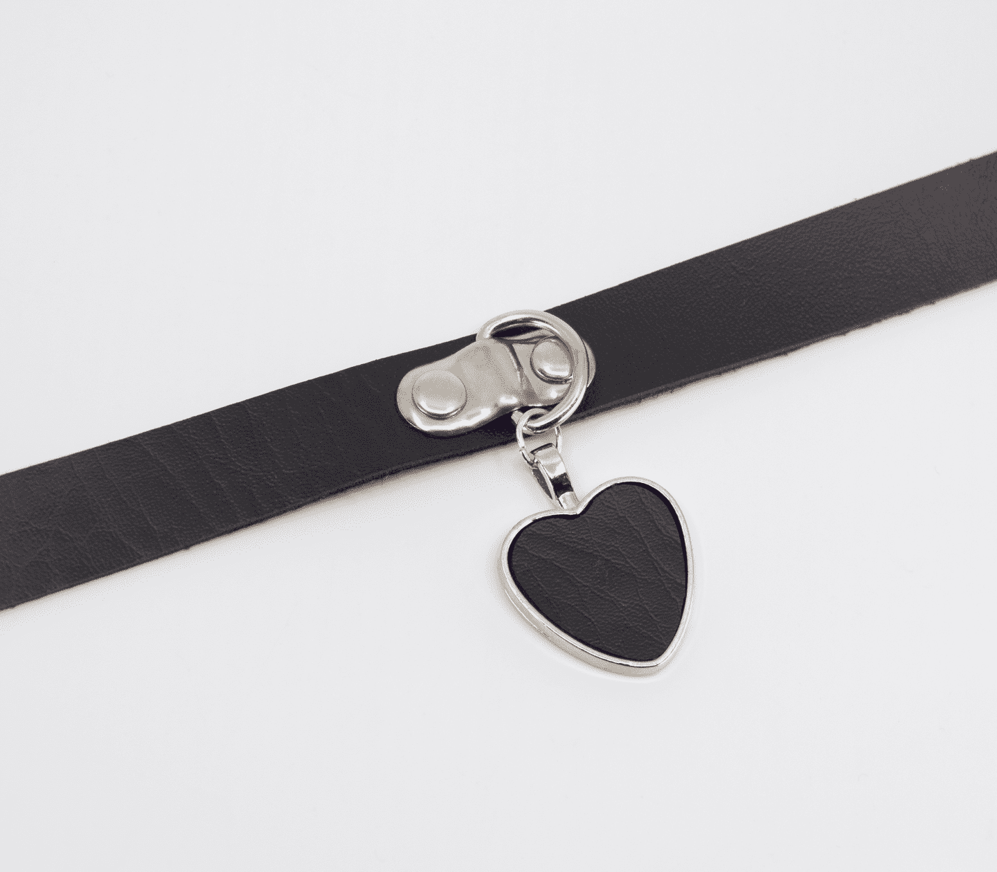 Love In Leather Heart Pendant Faux Leather Choke Collars and Leads