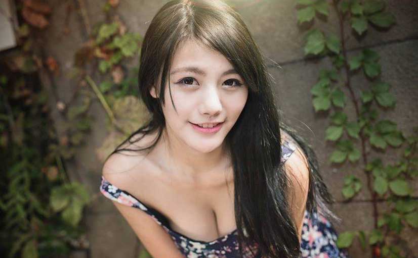 Taiwanese Beautiful Asian Women Photo