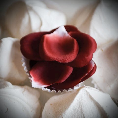 Bijoux Indiscrets Rose Petal Explosion - Sex Pheromones and Perfumes