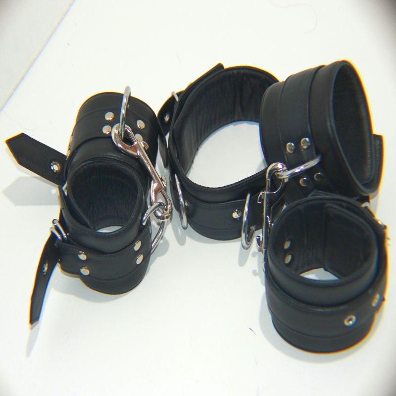 The Specialist Leather Bondage Set Cuffs And Restraints