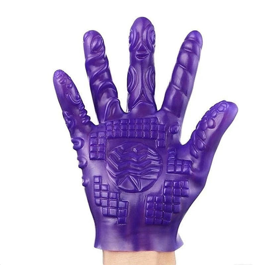 Luxurious Poker-Inspired Textured Glove for Intimate Exploration