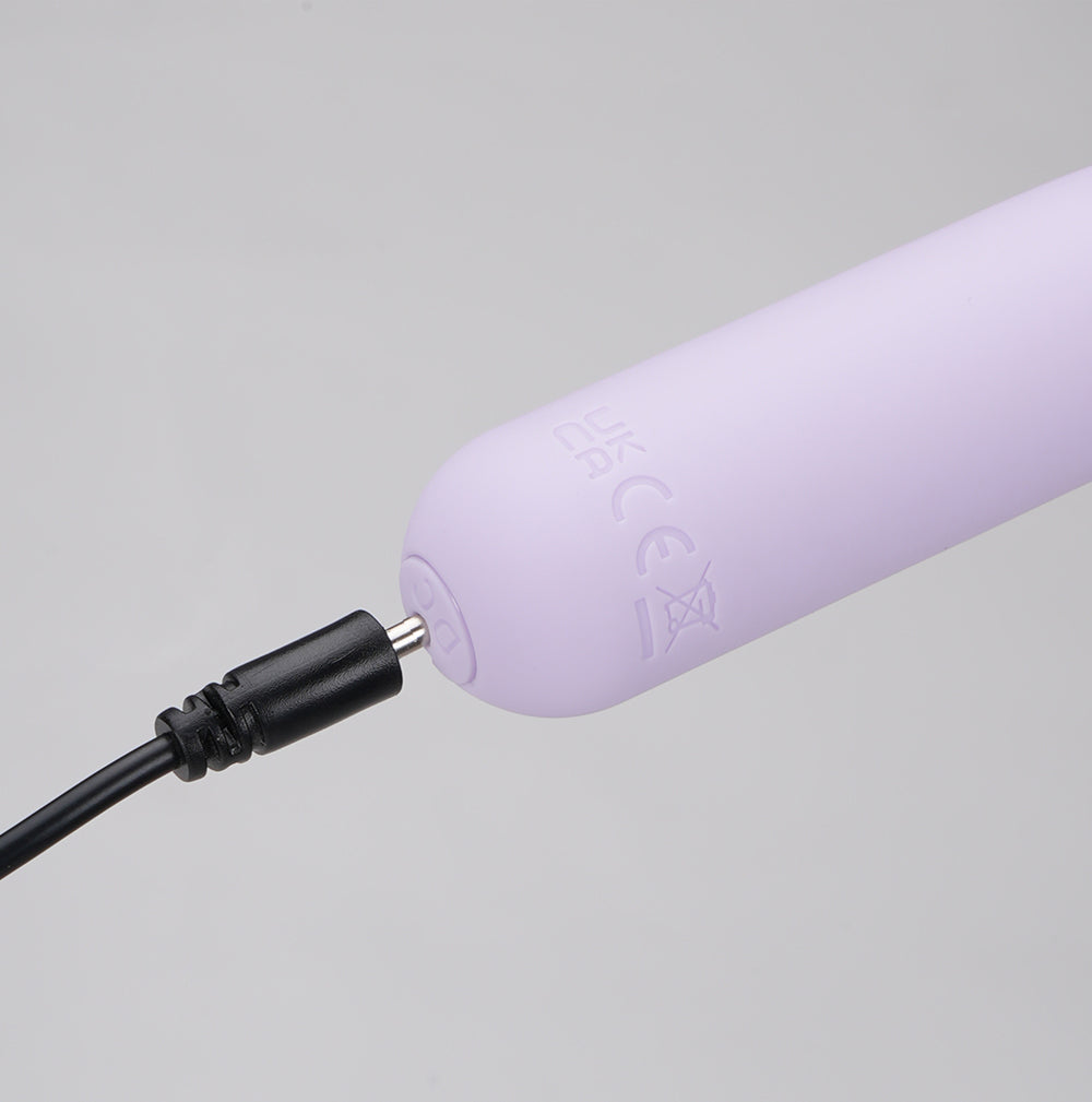 Maia TAWNI Rechargeable Bullet with Flickering Tip Bullet Vibrators