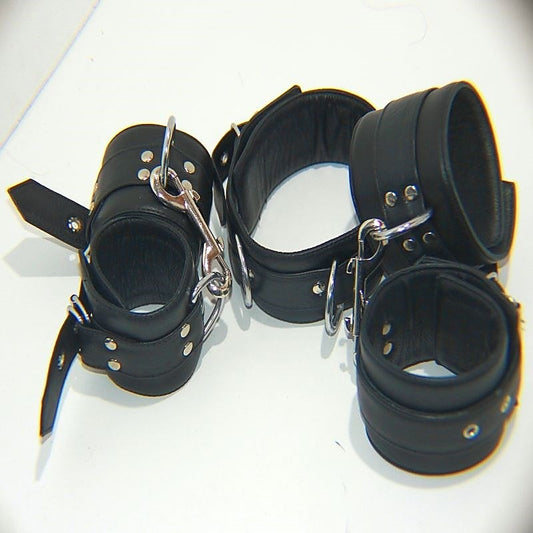 The Specialist Leather Bondage Set