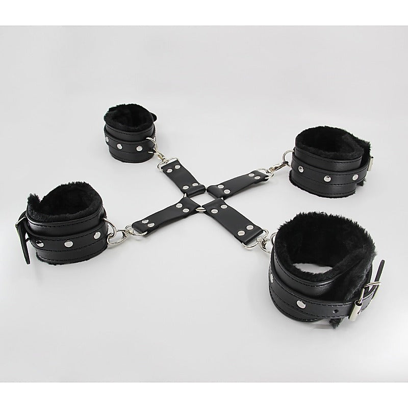 Berlin Baby Faux Fur Lined Hog Tie Shackle - Cuffs And Restraints