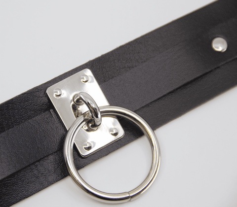 Love In Leather O-Ring Faux Leather BDSM Collar - Collars and Leads